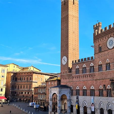 The Balcony Suite - Affaccio Su Piazza Del Campo Siena Exterior foto